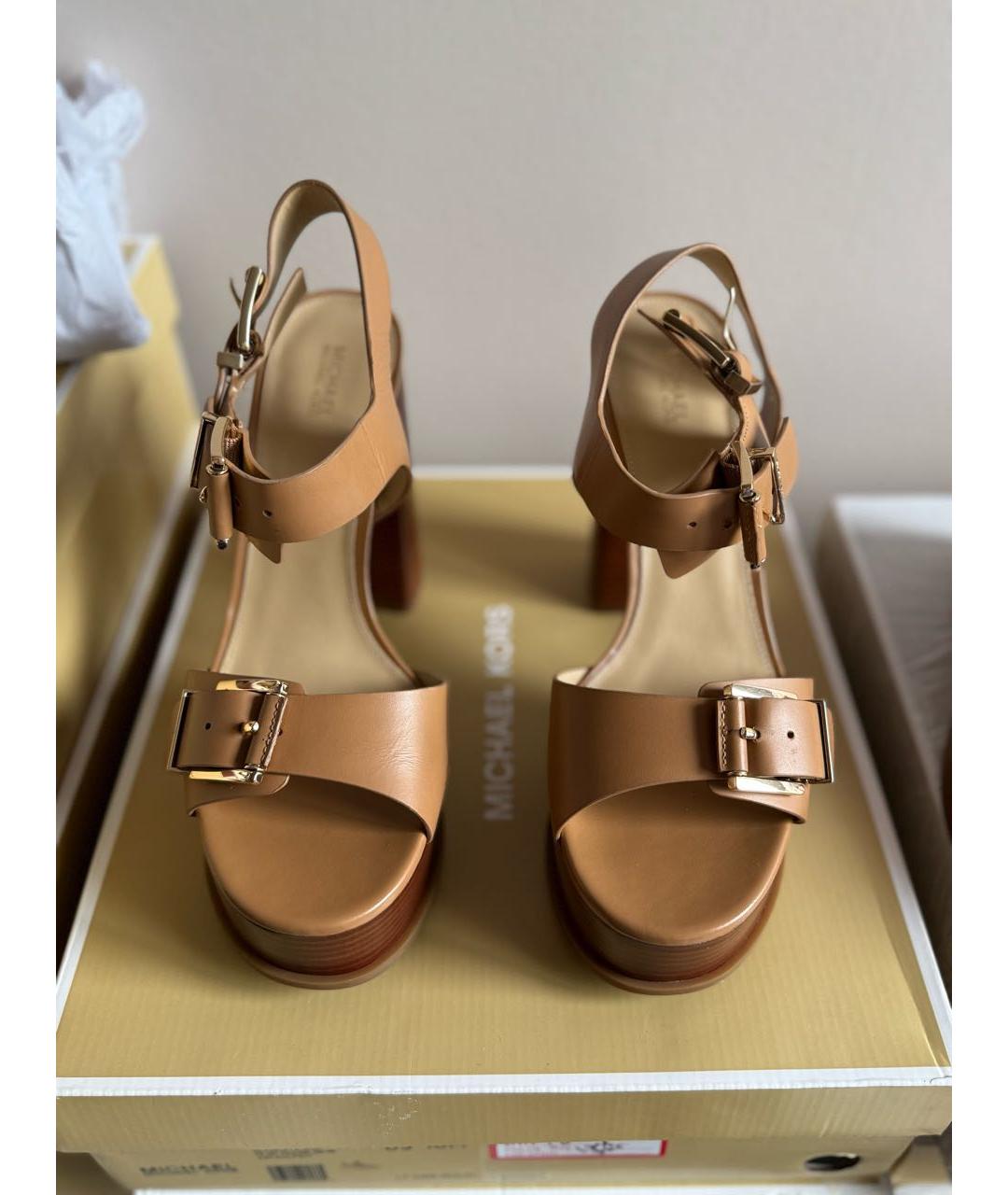 MICHAEL MICHAEL KORS Бежевые кожаные босоножки, фото 2
