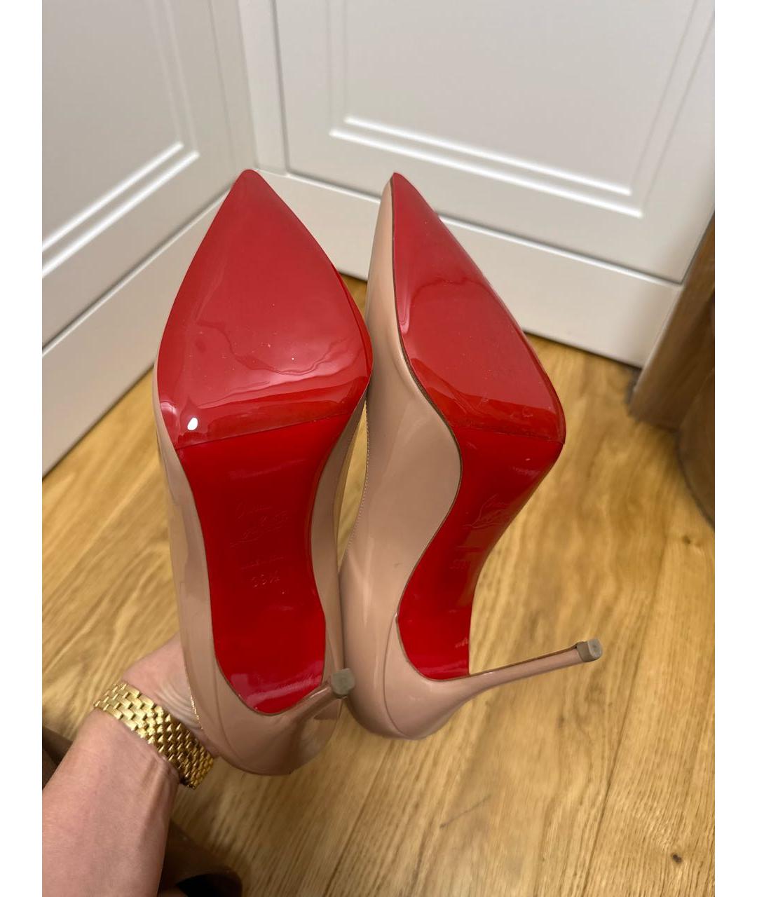 CHRISTIAN LOUBOUTIN Бежевые туфли из лакированной кожи, фото 5