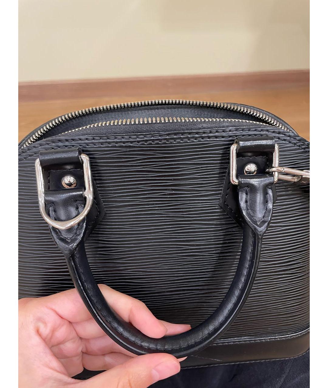 LOUIS VUITTON Черная кожаная сумка с короткими ручками, фото 7