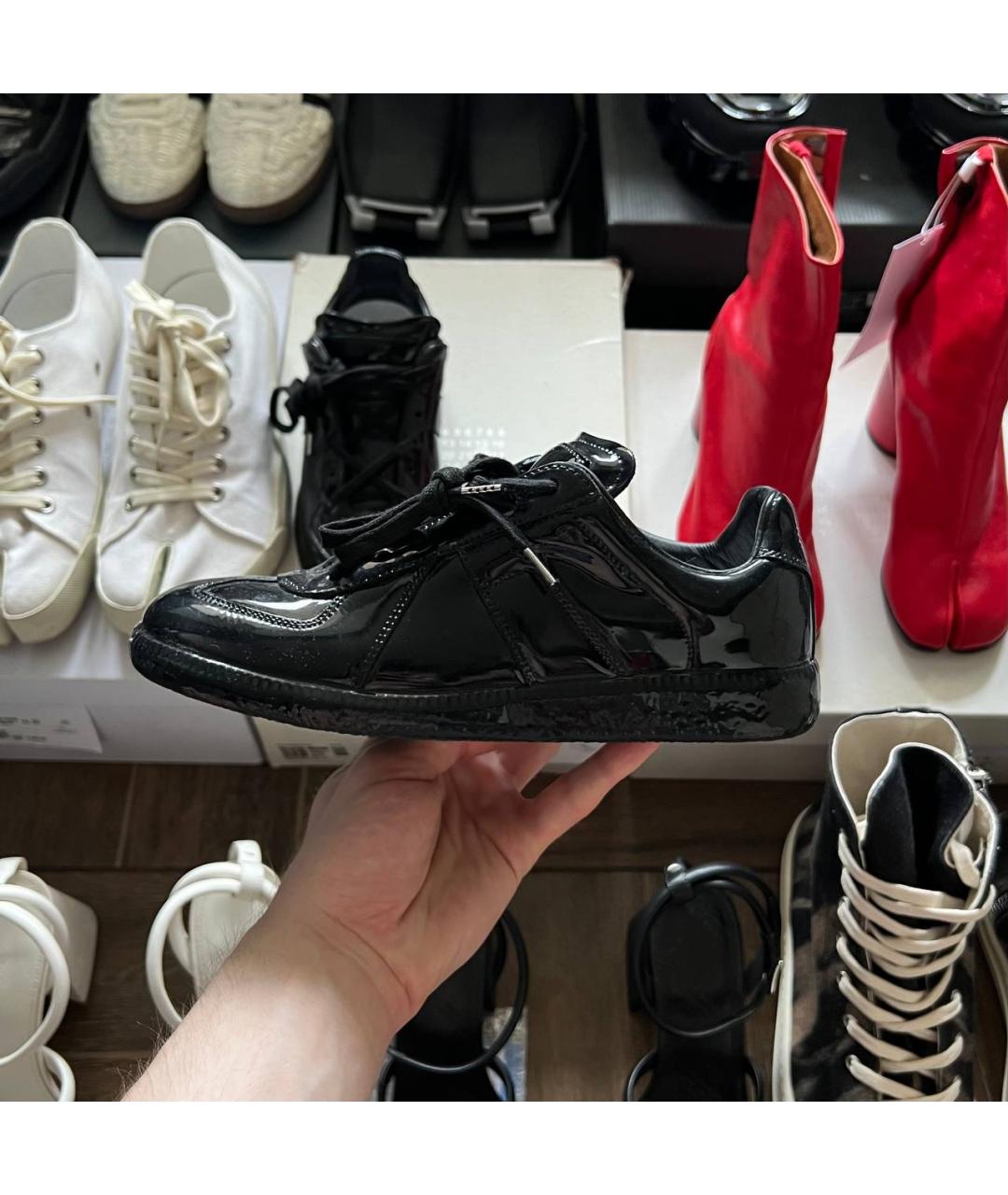 MAISON MARGIELA Черные кеды из лакированной кожи, фото 9