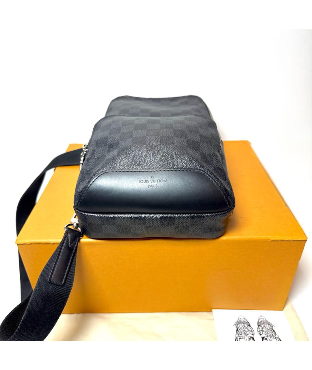 LOUIS VUITTON Черная кожаная сумка на плечо, фото 4
