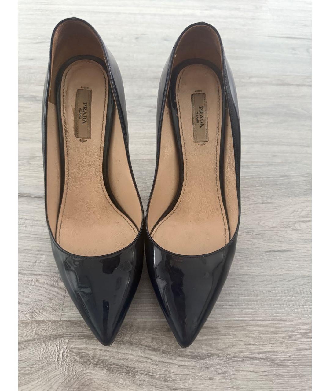PRADA Темно-синие туфли из лакированной кожи, фото 3