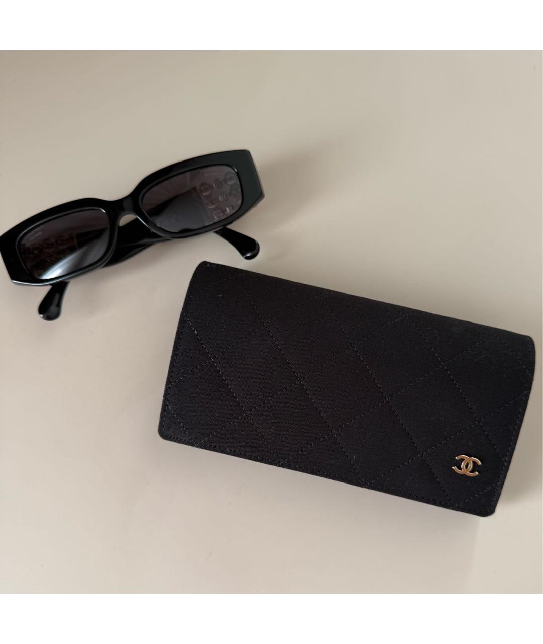 CHANEL Черные пластиковые солнцезащитные очки, фото 4