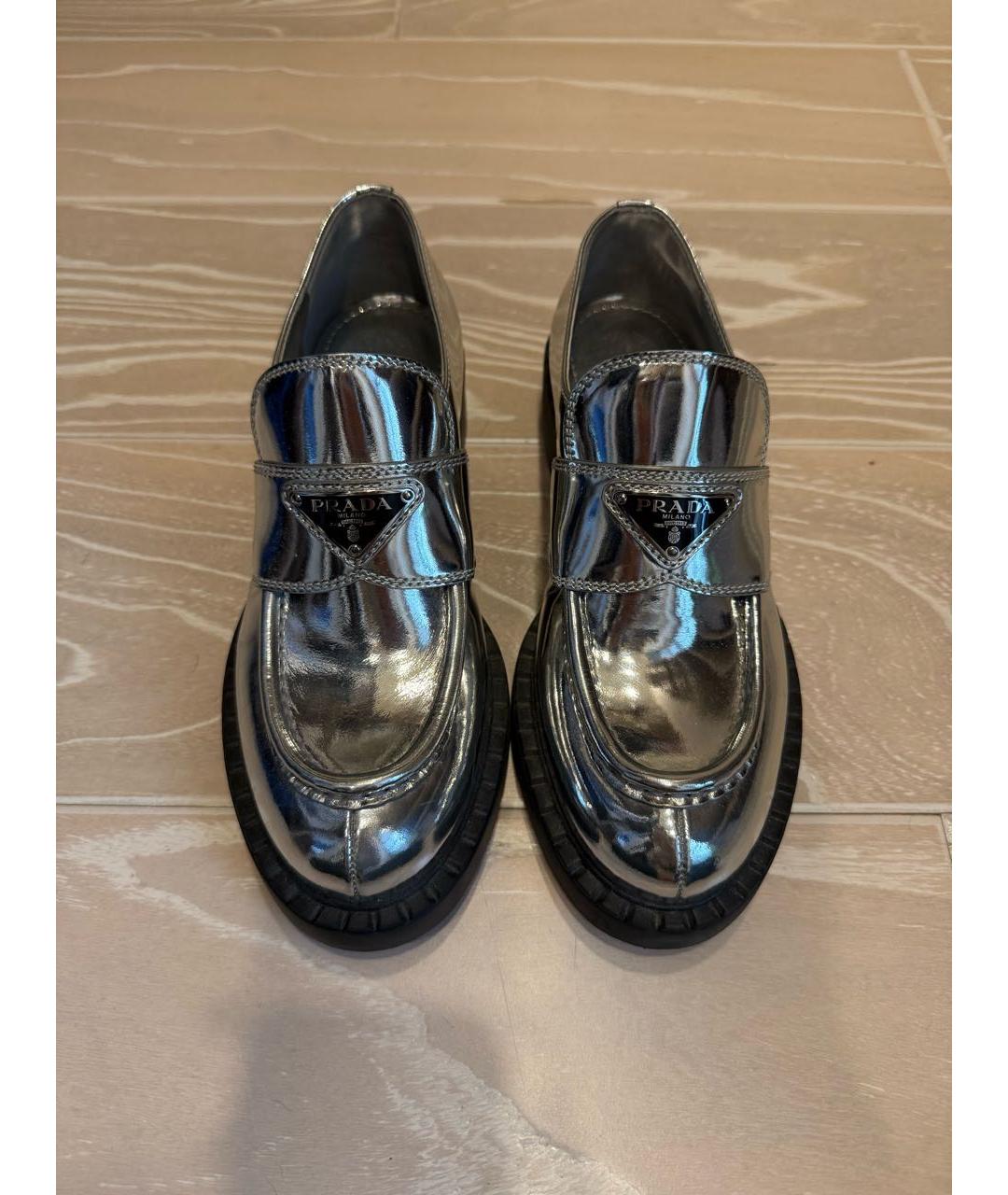 PRADA Серебряные лоферы из лакированной кожи, фото 2
