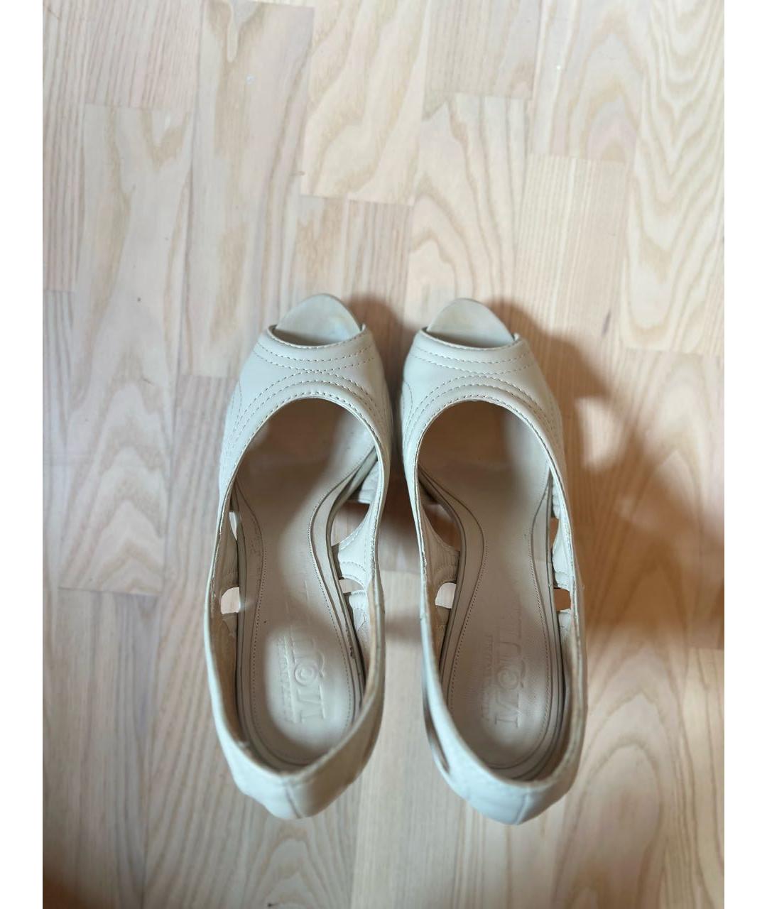 ALEXANDER MCQUEEN Бежевые кожаные босоножки, фото 3