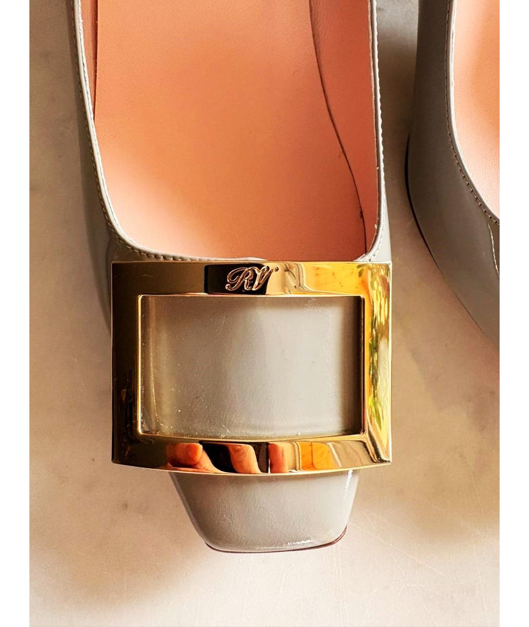 ROGER VIVIER Серые туфли из лакированной кожи, фото 6