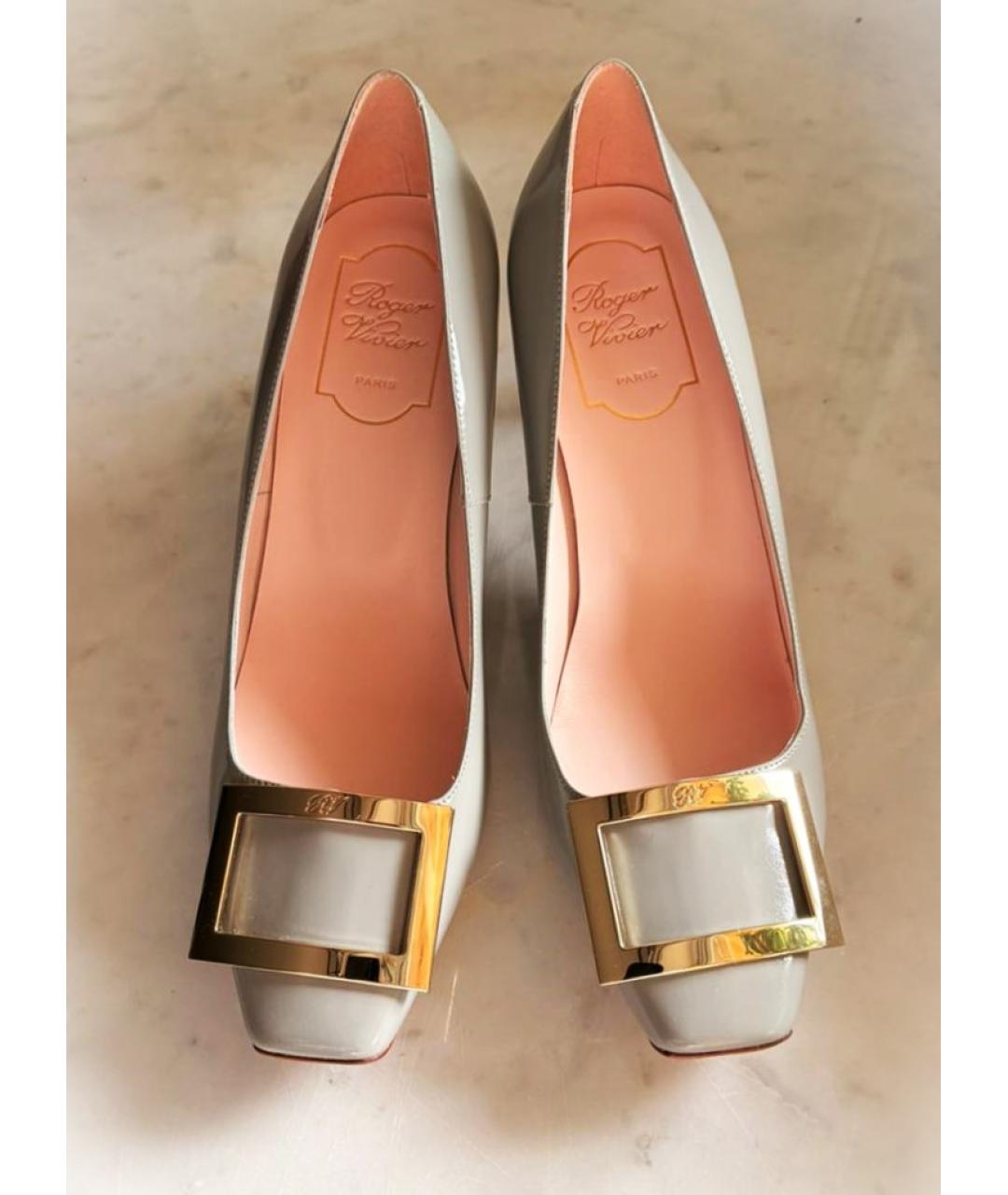 ROGER VIVIER Серые туфли из лакированной кожи, фото 5