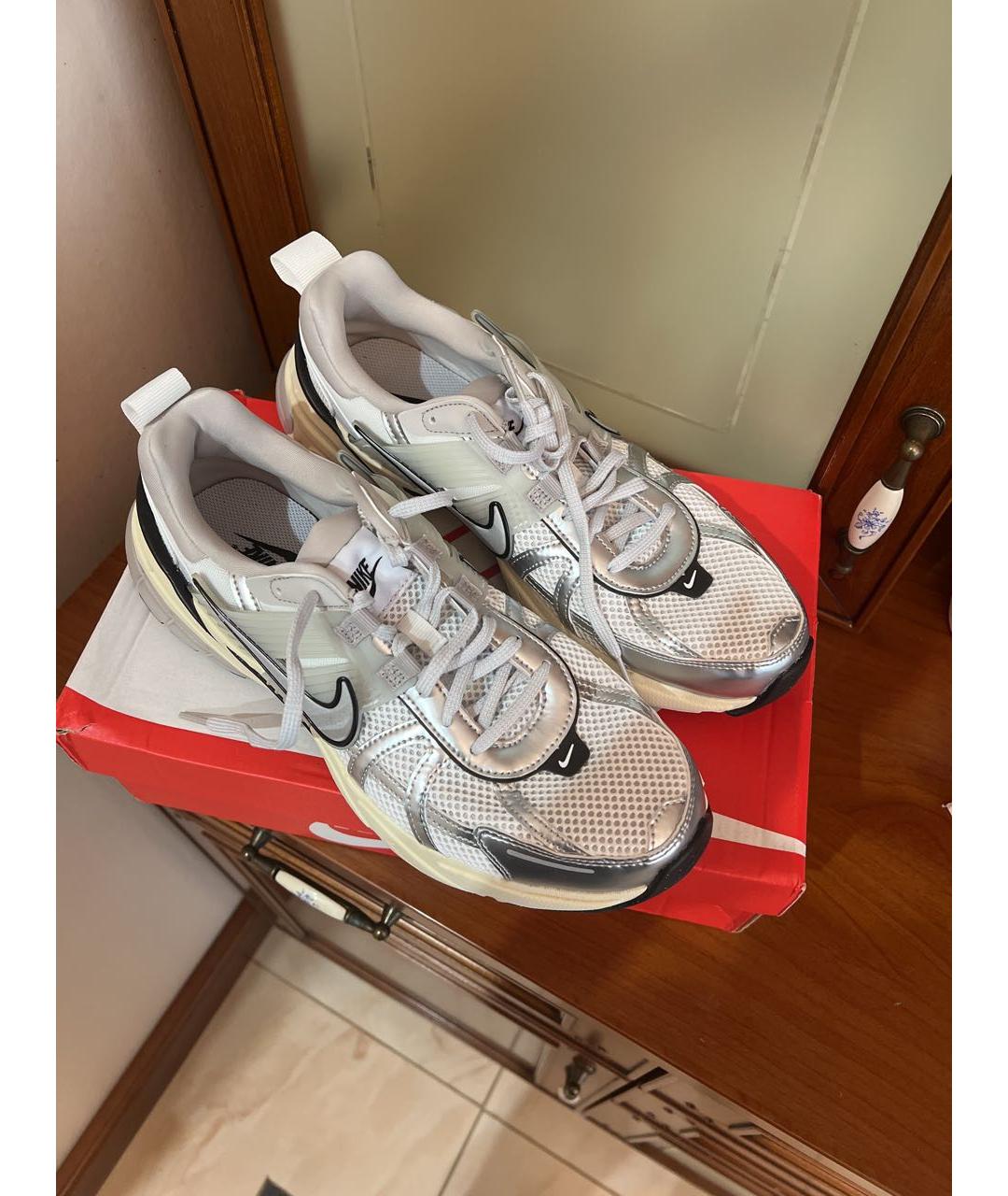NIKE Серебряные низкие кроссовки / кеды, фото 3