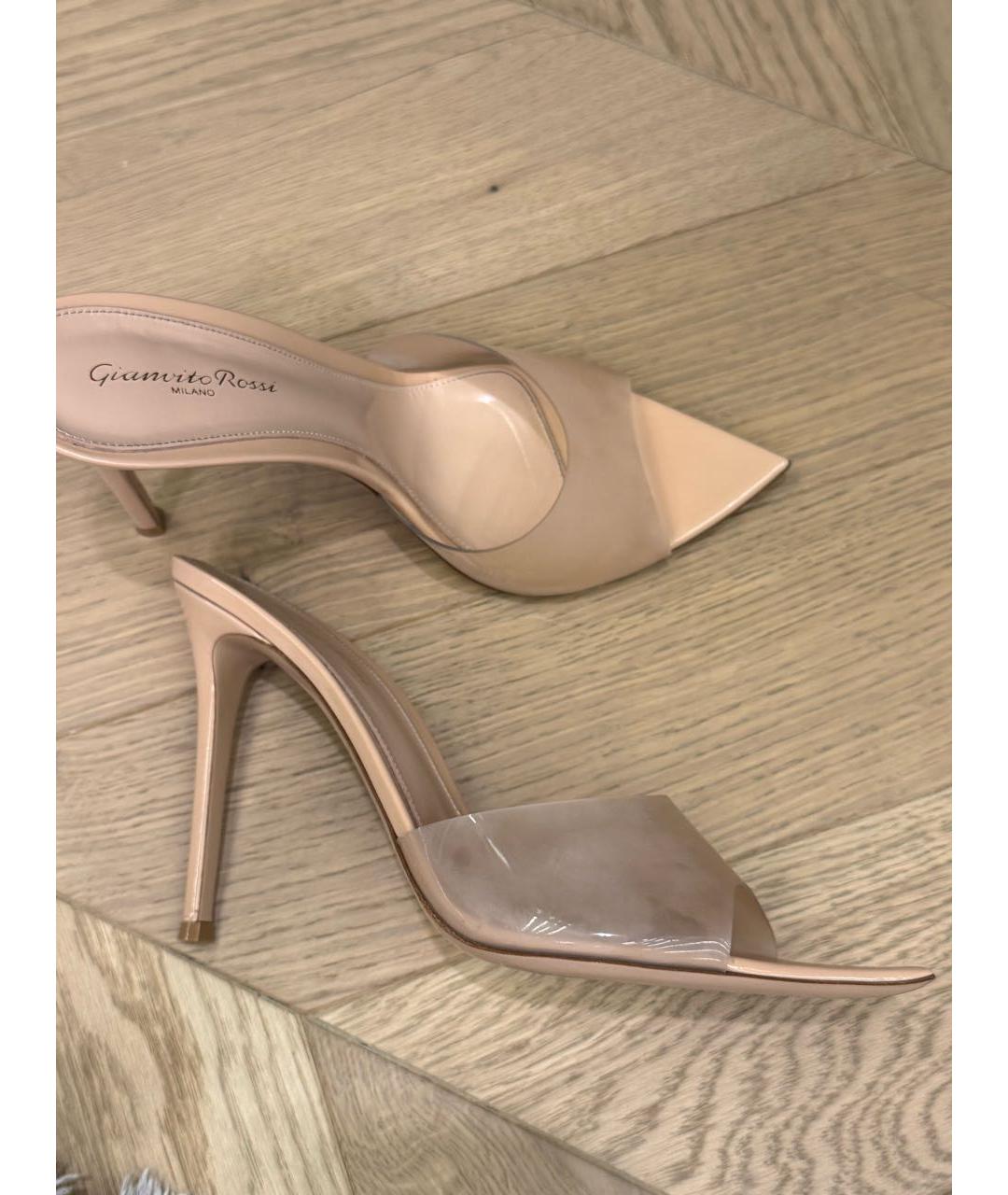 GIANVITO ROSSI Бежевые босоножки из лакированной кожи, фото 8