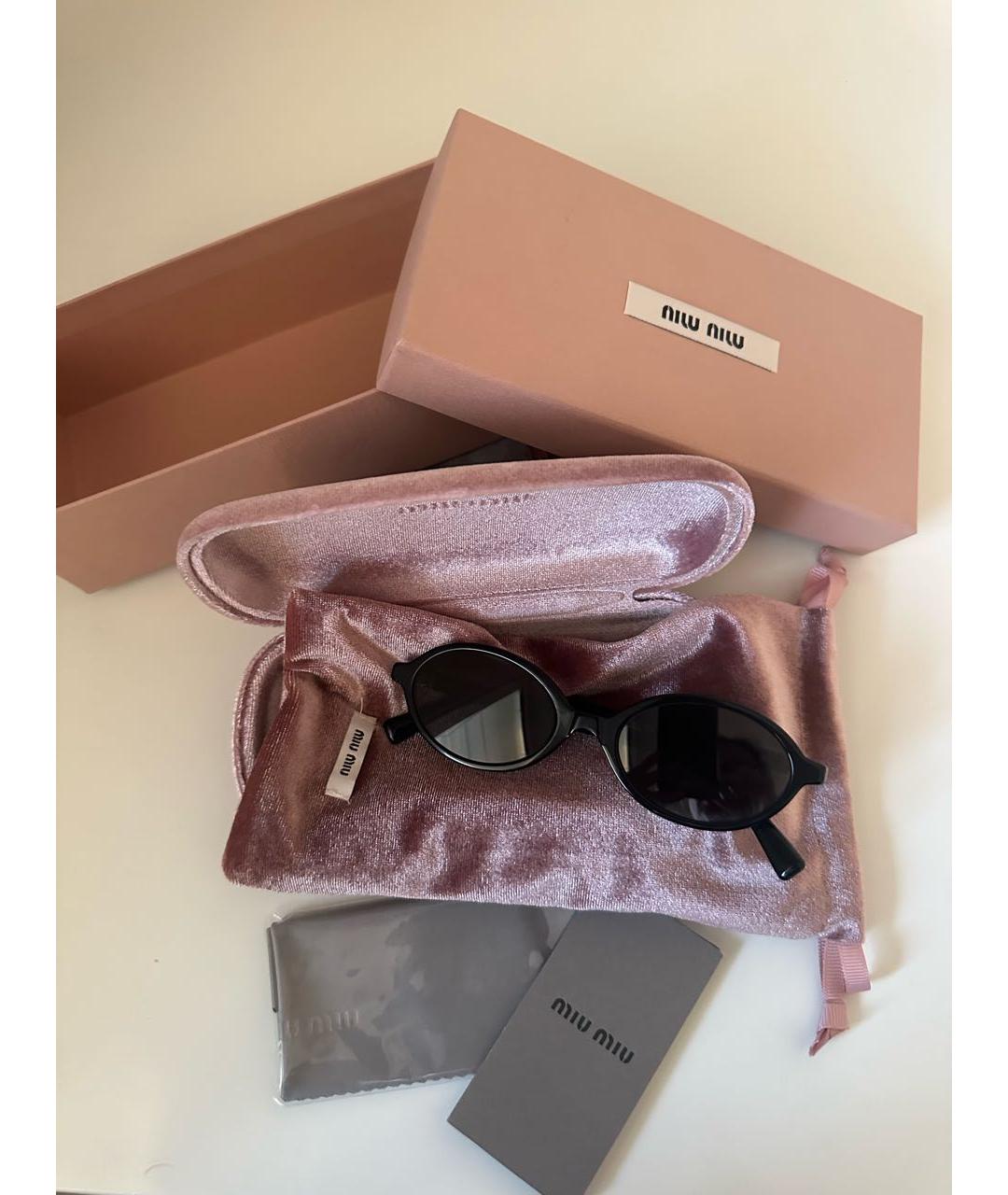 MIU MIU Черные пластиковые солнцезащитные очки, фото 4