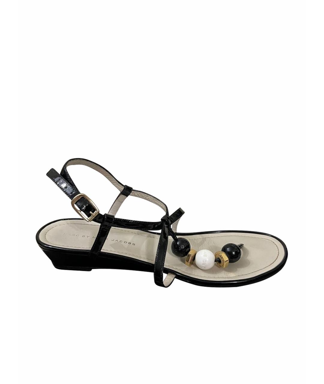 MARC BY MARC JACOBS Черные босоножки из лакированной кожи, фото 1