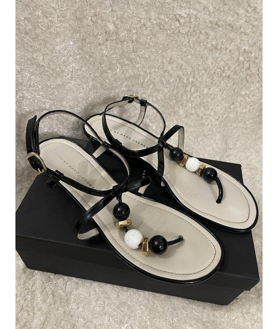 MARC BY MARC JACOBS Черные босоножки из лакированной кожи, фото 2