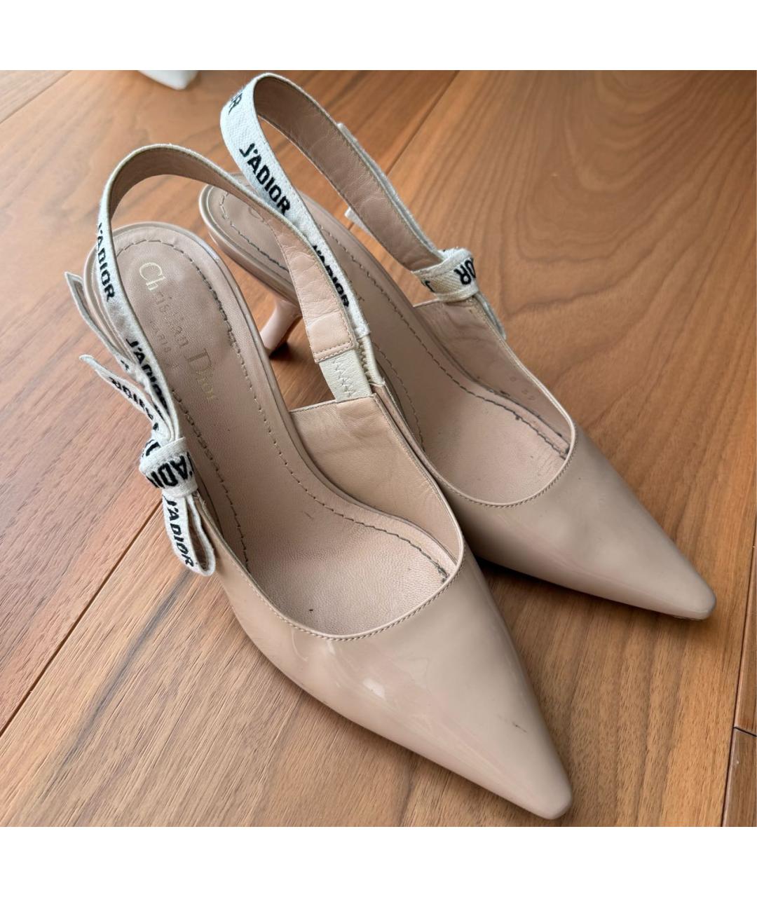 CHRISTIAN DIOR Бежевые туфли из лакированной кожи, фото 2