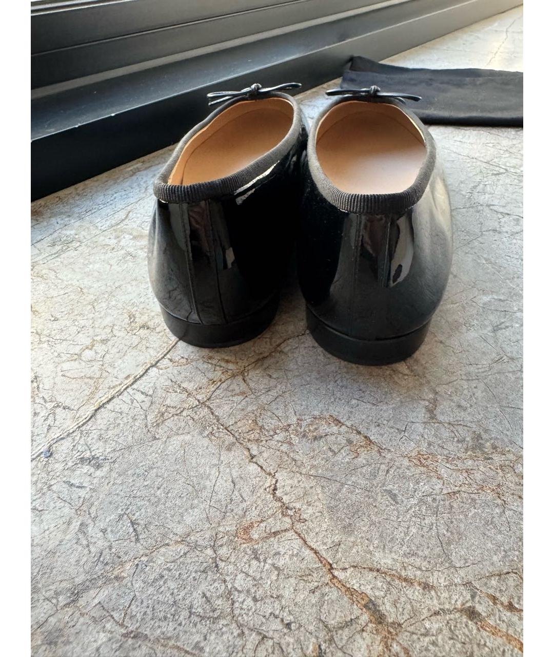 CHANEL Черные балетки из лакированной кожи, фото 4