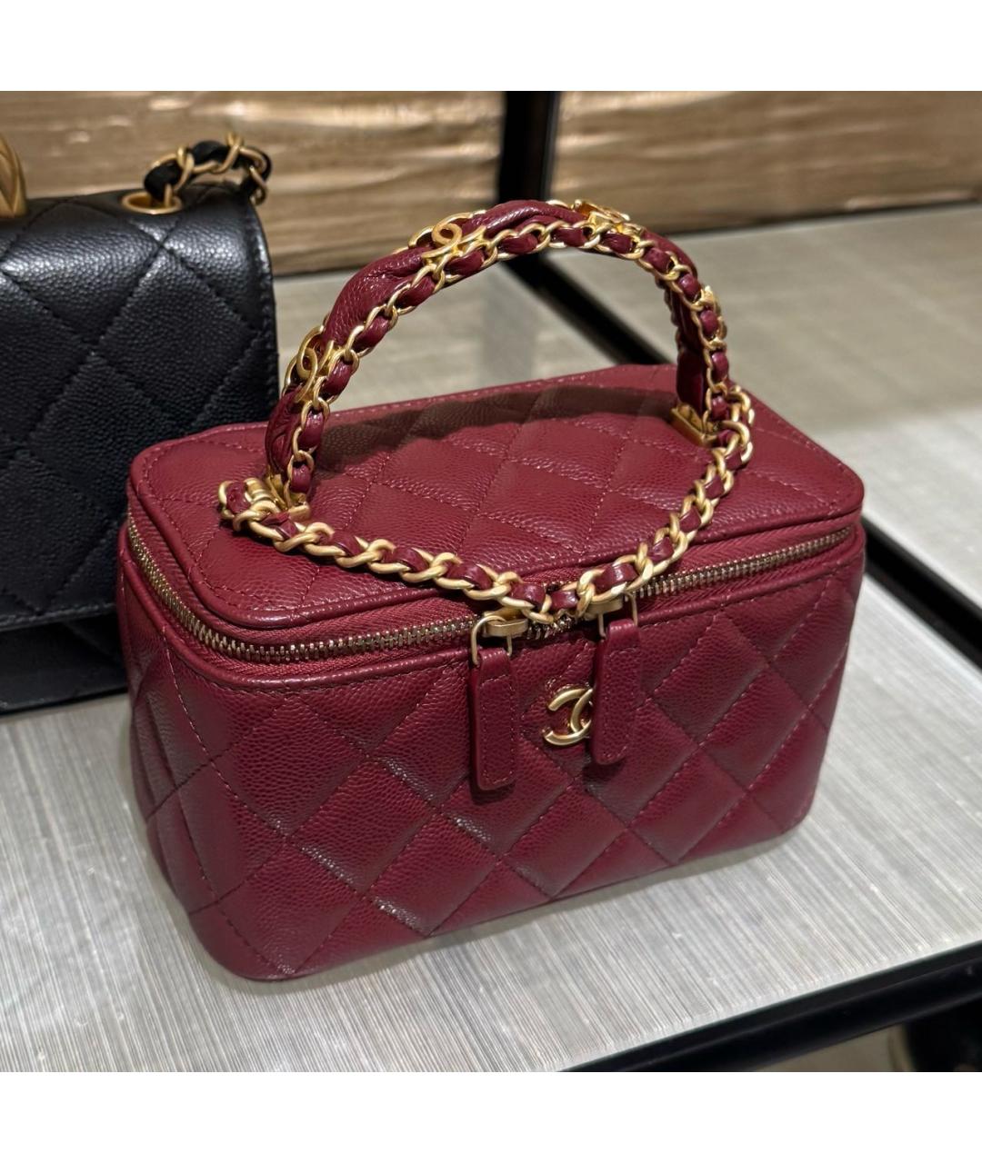 CHANEL Бордовая кожаная сумка с короткими ручками, фото 3