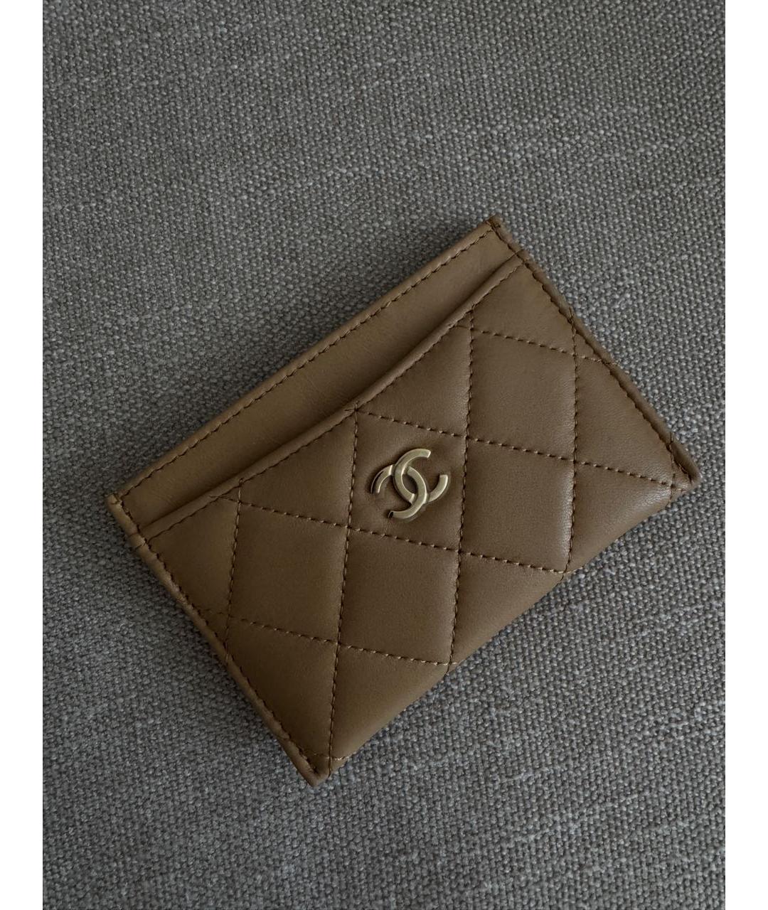 CHANEL Бежевая кожаная визитница, фото 5