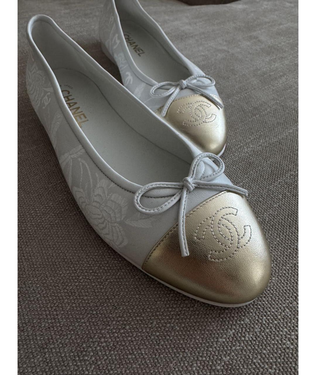 CHANEL Белые кожаные балетки, фото 3