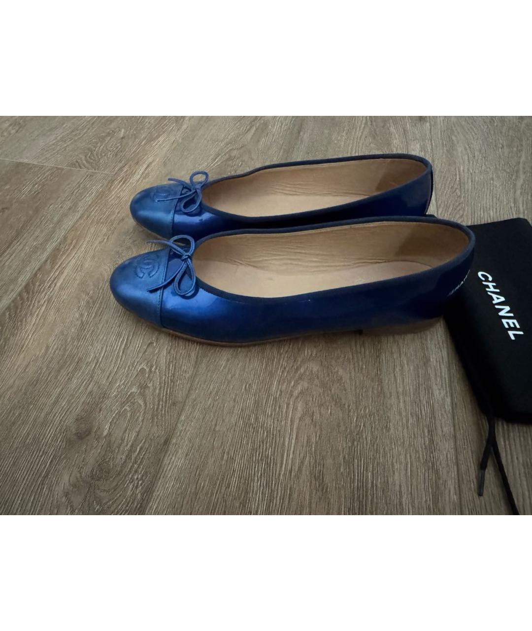 CHANEL Синие балетки из лакированной кожи, фото 6