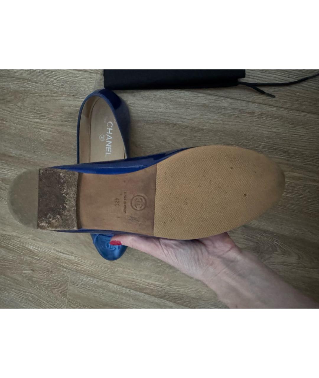 CHANEL Синие балетки из лакированной кожи, фото 5