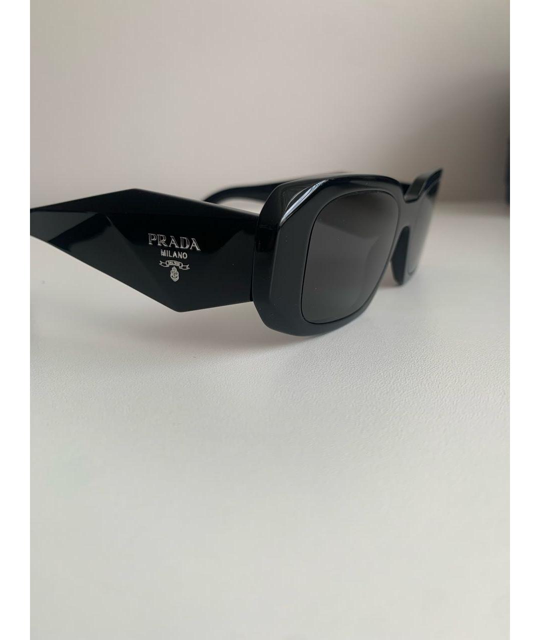 PRADA Черные пластиковые солнцезащитные очки, фото 2