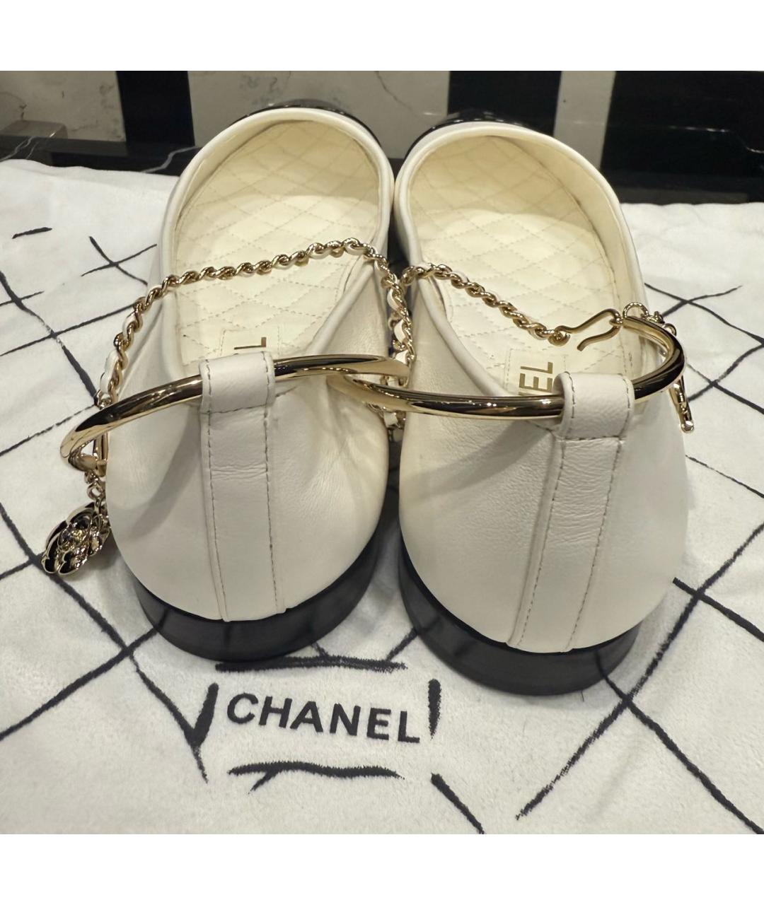 CHANEL Белые кожаные балетки, фото 3