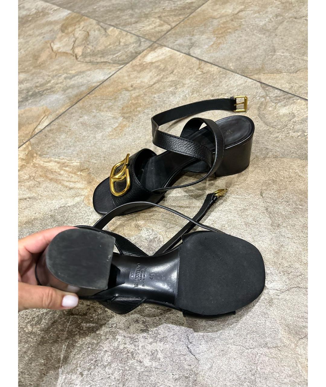 VALENTINO Черные кожаные босоножки, фото 6