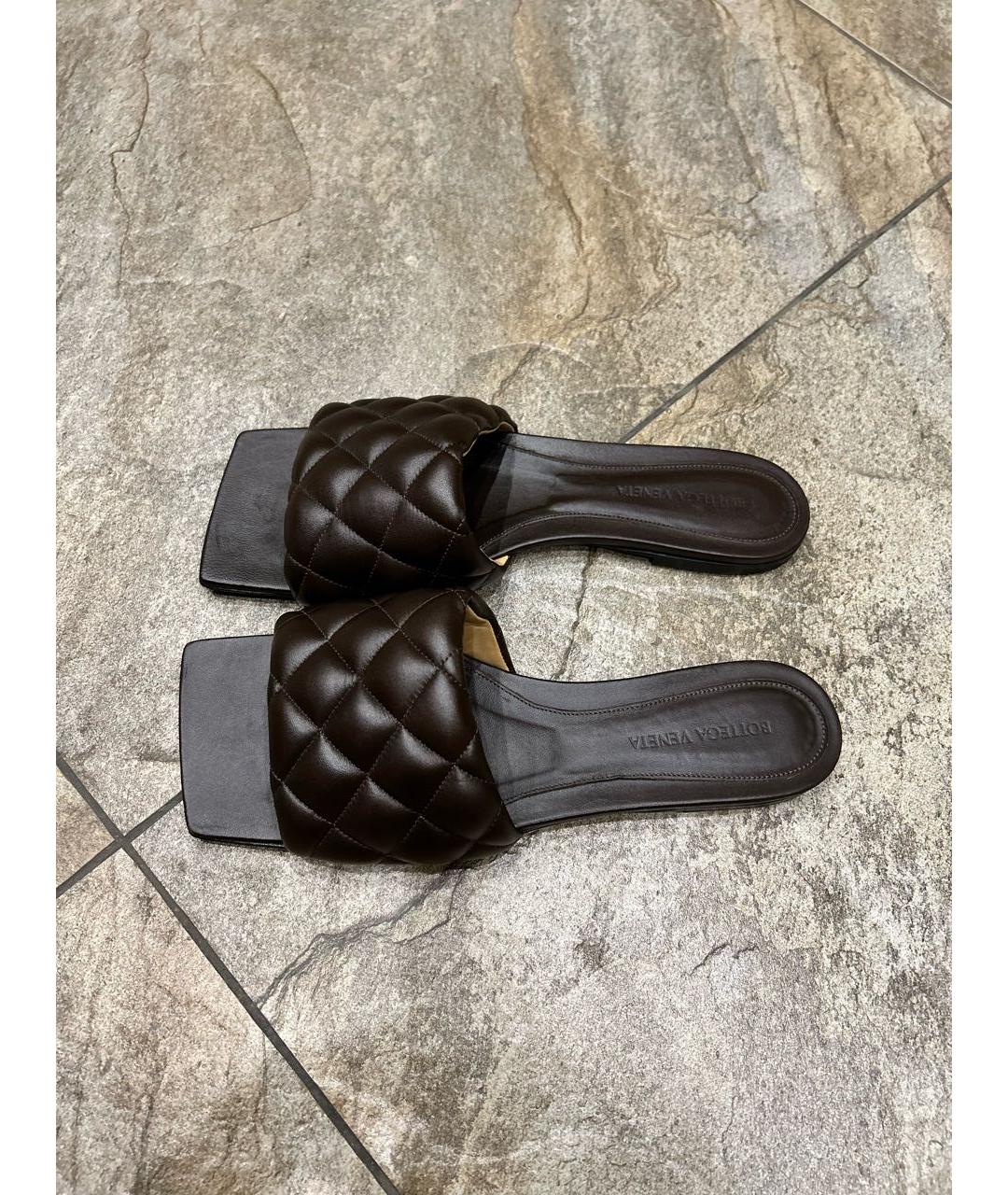 BOTTEGA VENETA Коричневые кожаные шлепанцы, фото 6