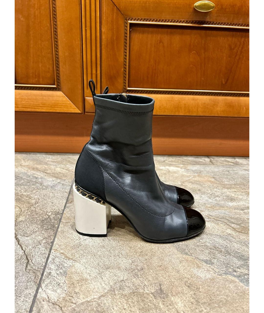 CHANEL Темно-синие кожаные полусапоги, фото 2