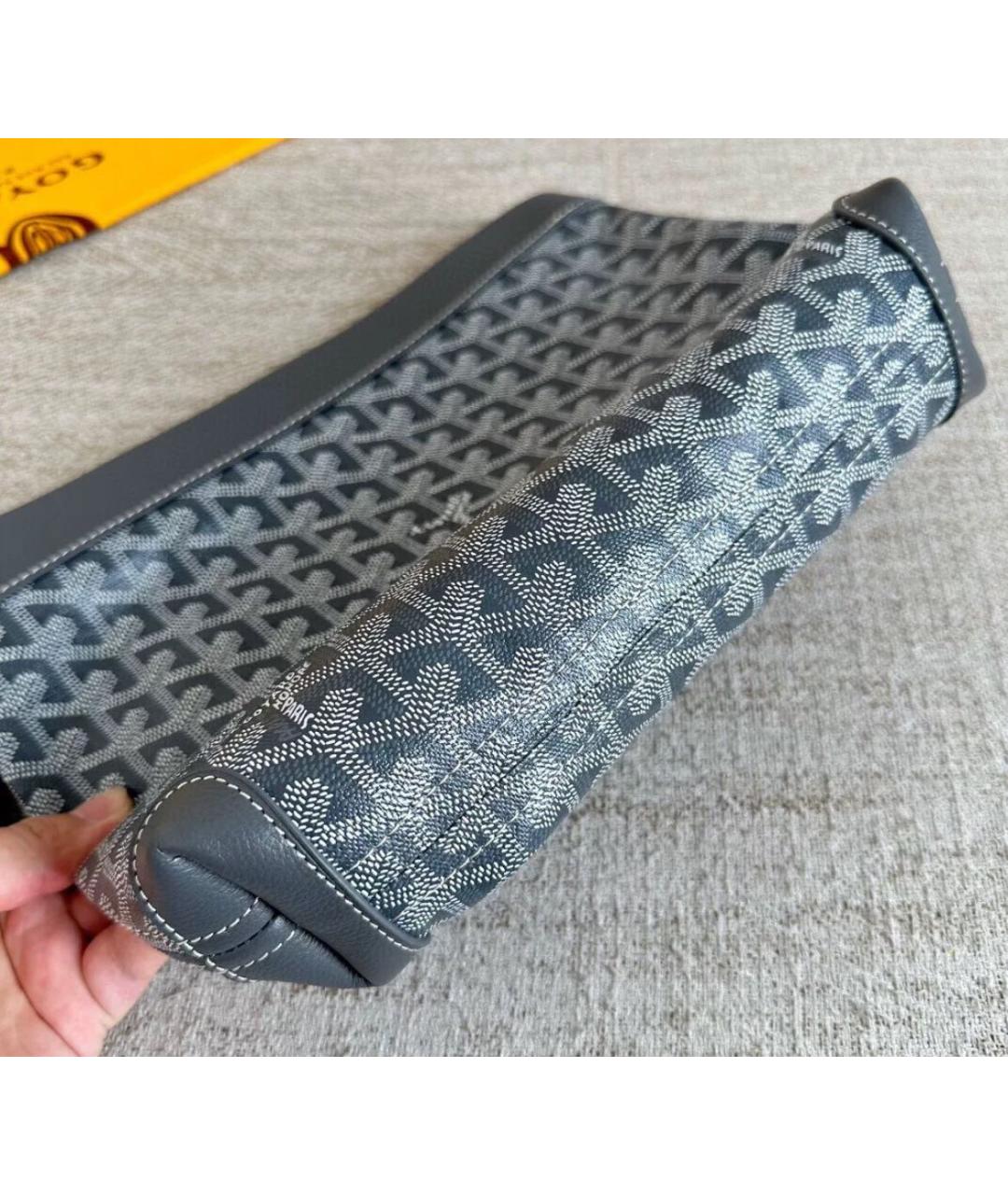GOYARD Серая кожаная барсетка, фото 4