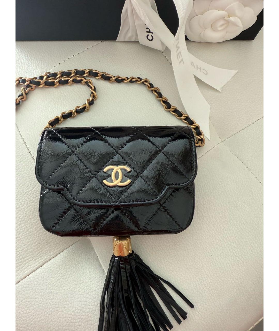 CHANEL Черная сумка через плечо из лакированной кожи, фото 2