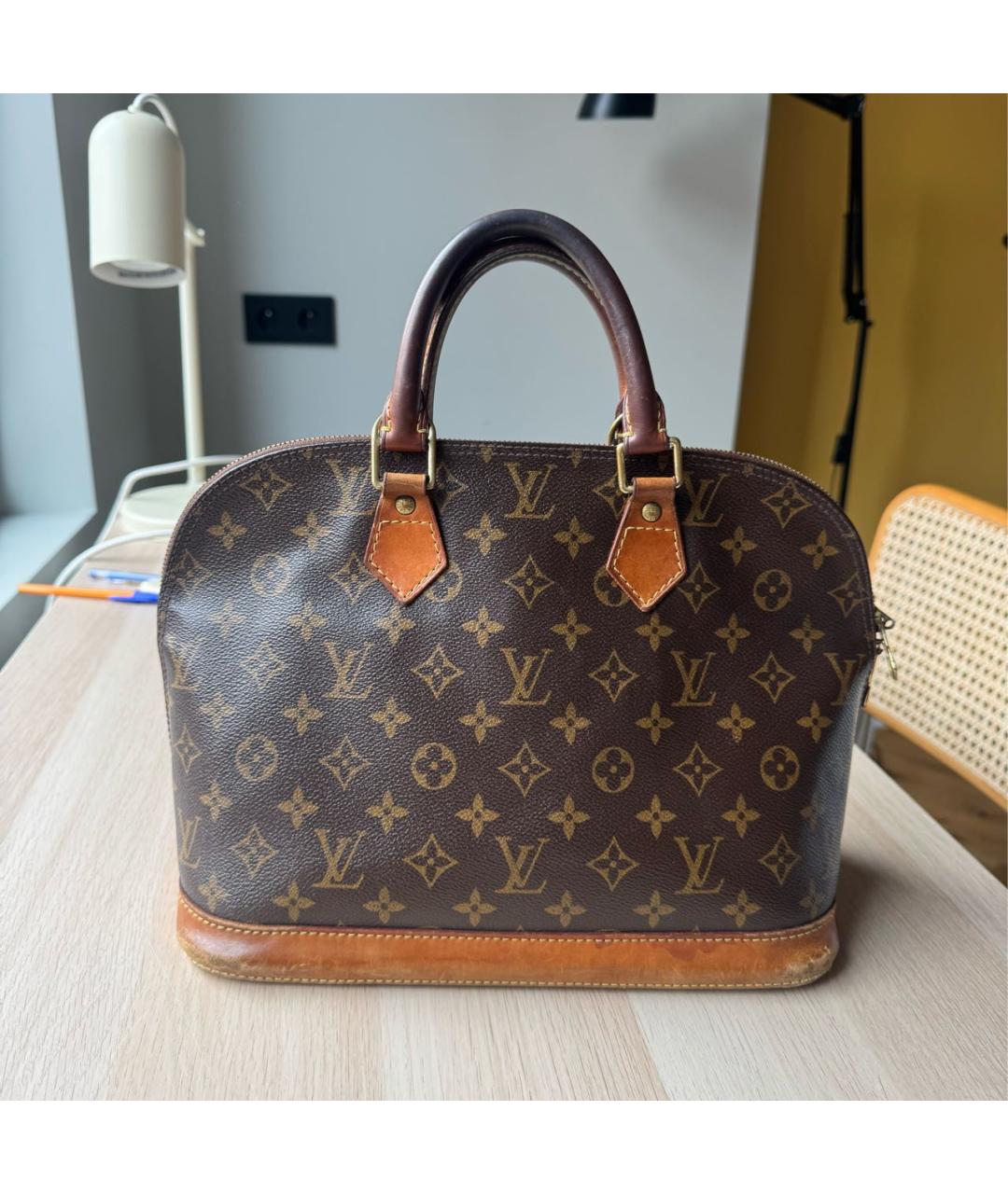 LOUIS VUITTON Коричневая сумка с короткими ручками из искусственной кожи, фото 8