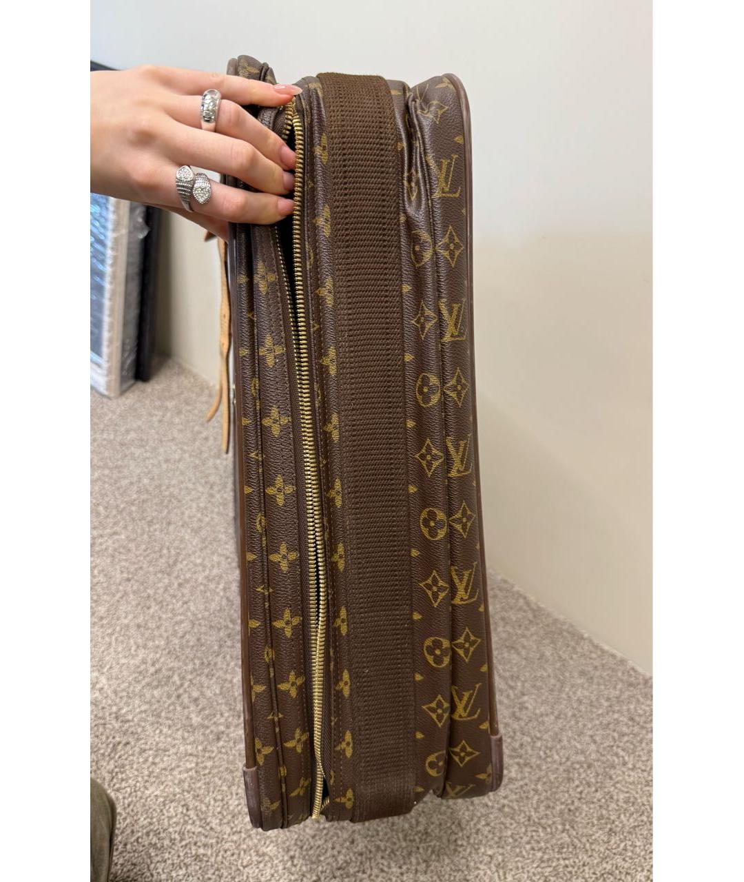 LOUIS VUITTON Коричневый чемодан, фото 4