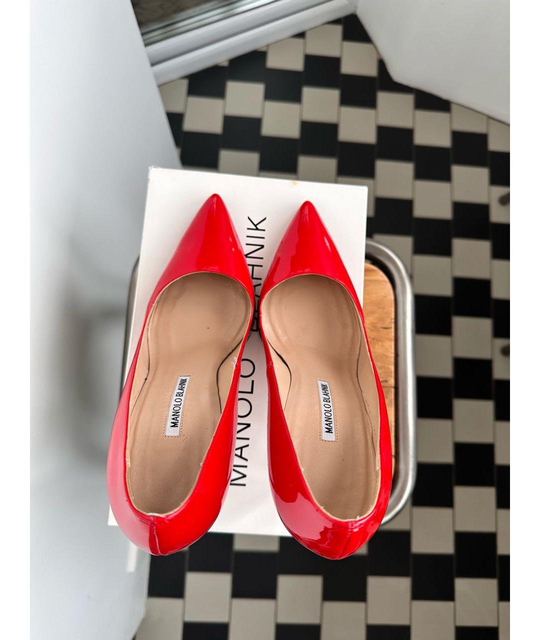 MANOLO BLAHNIK Красные туфли из лакированной кожи, фото 3