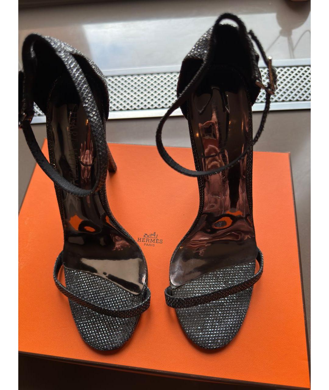 STUART WEITZMAN Антрацитовые текстильные босоножки, фото 2