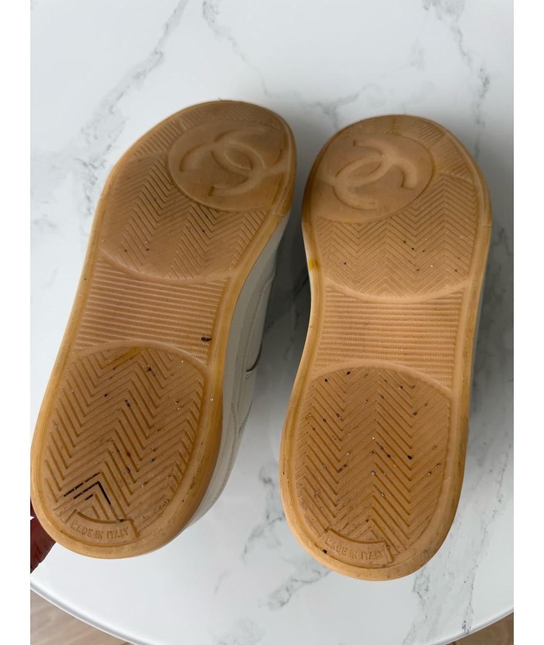 CHANEL Белые кожаные кроссовки, фото 5