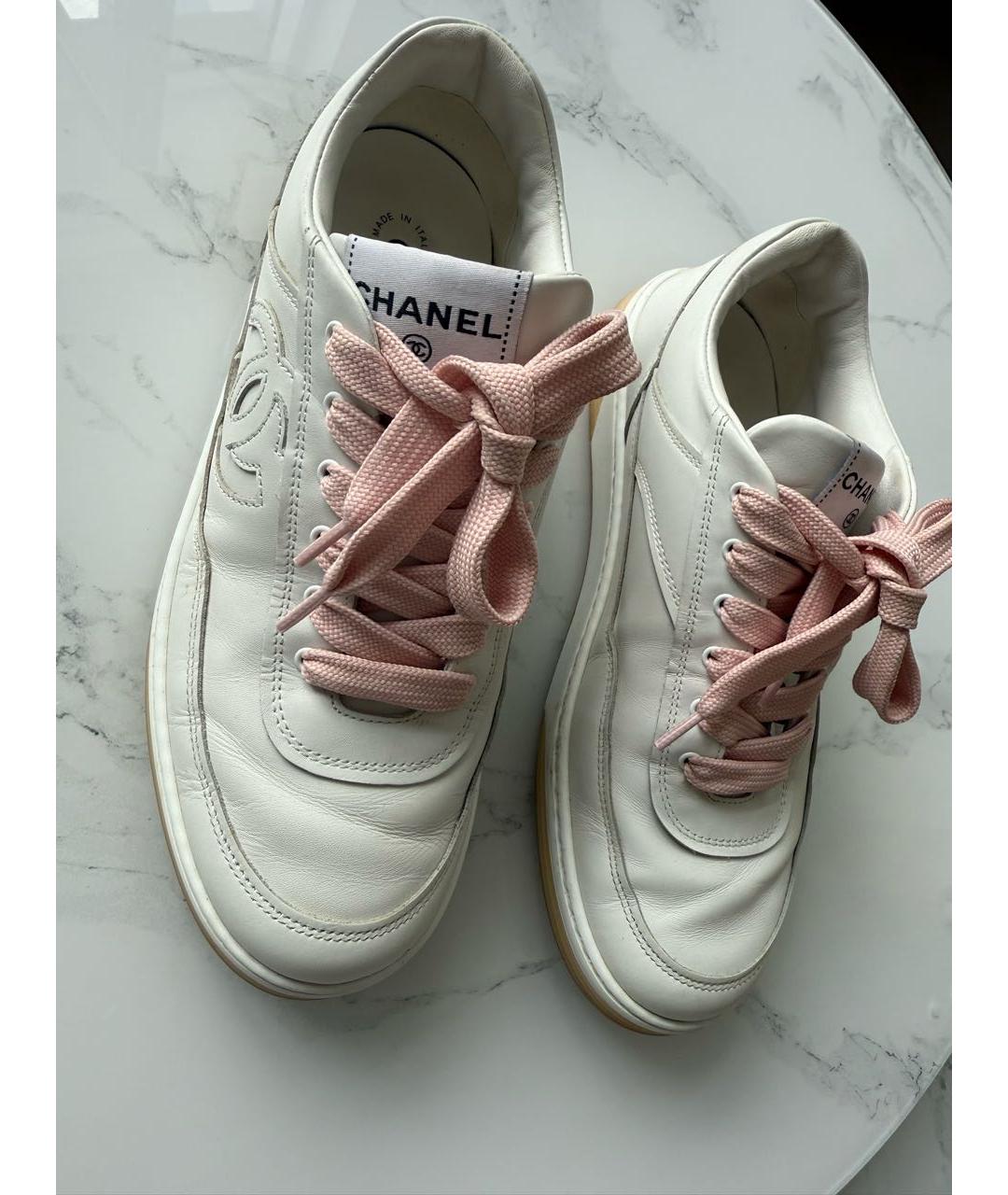 CHANEL Белые кожаные кроссовки, фото 3