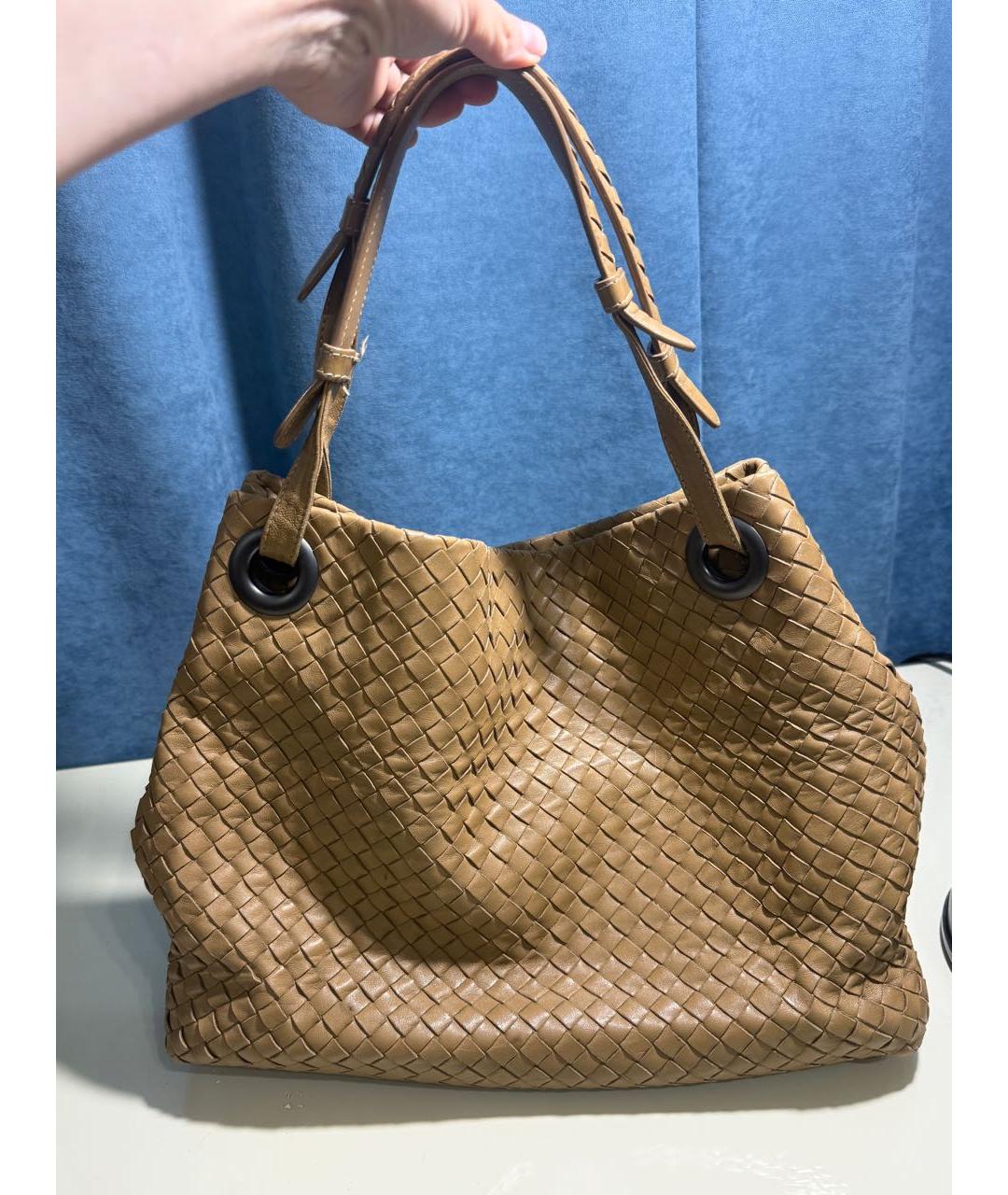 BOTTEGA VENETA Бежевая кожаная сумка с короткими ручками, фото 7