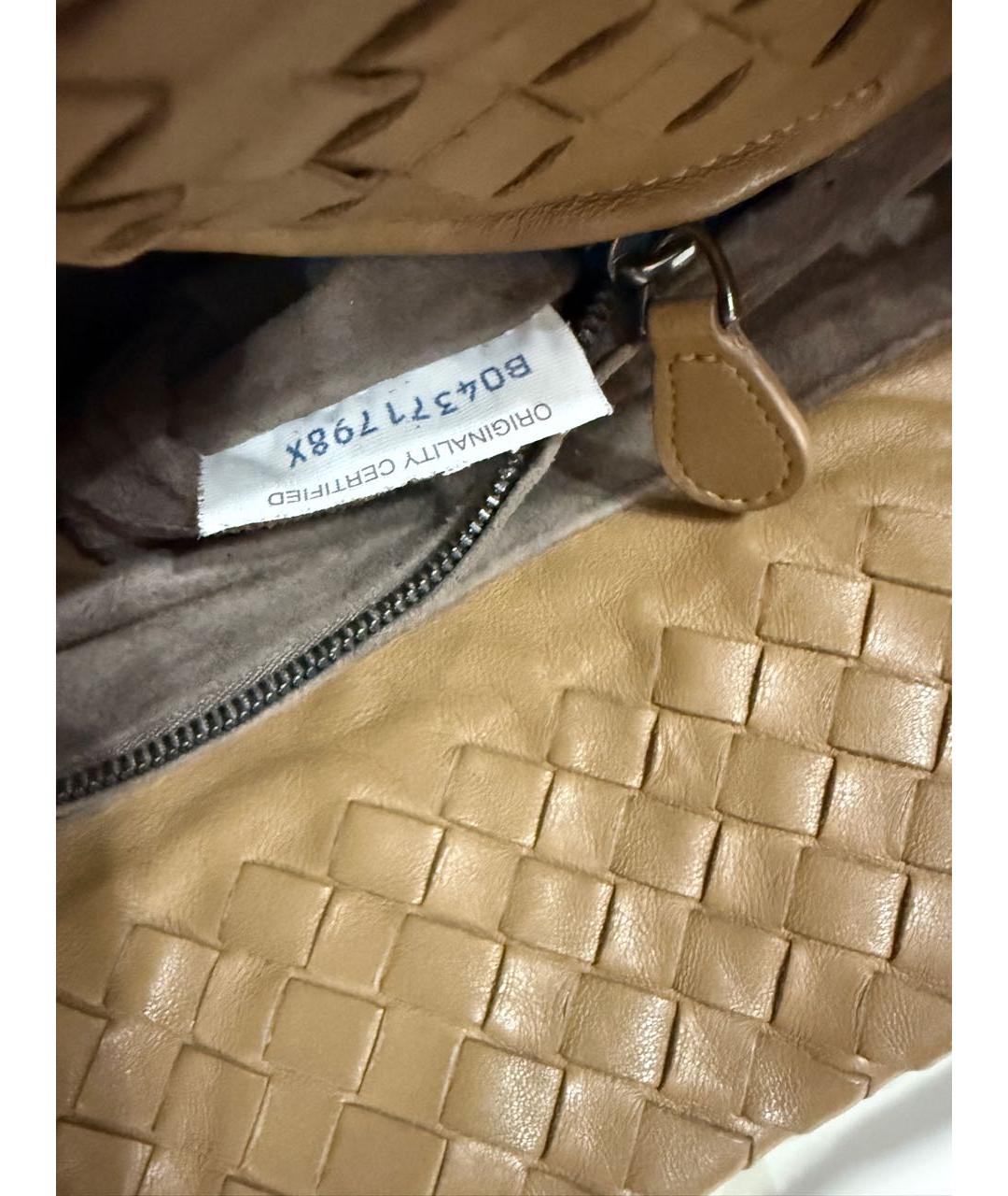 BOTTEGA VENETA Бежевая кожаная сумка с короткими ручками, фото 5