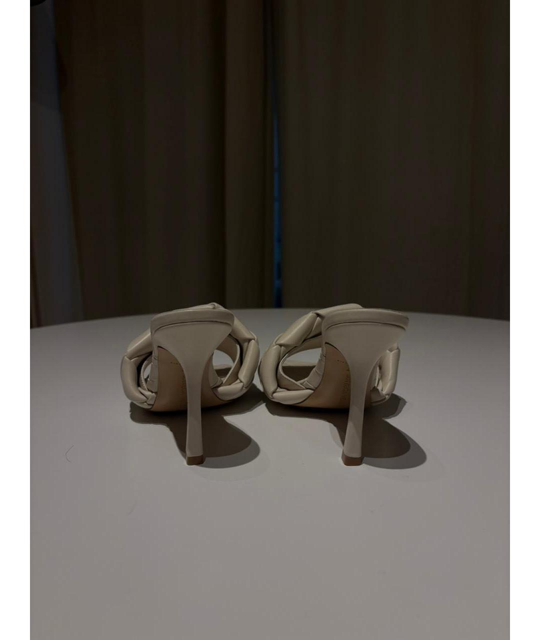 BOTTEGA VENETA Белые кожаные босоножки, фото 4