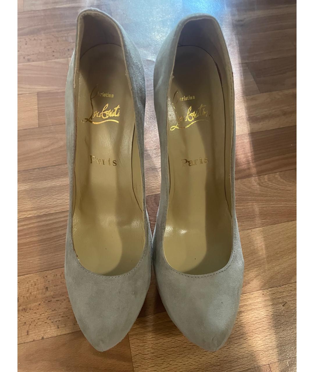 CHRISTIAN LOUBOUTIN Серые замшевые туфли, фото 2