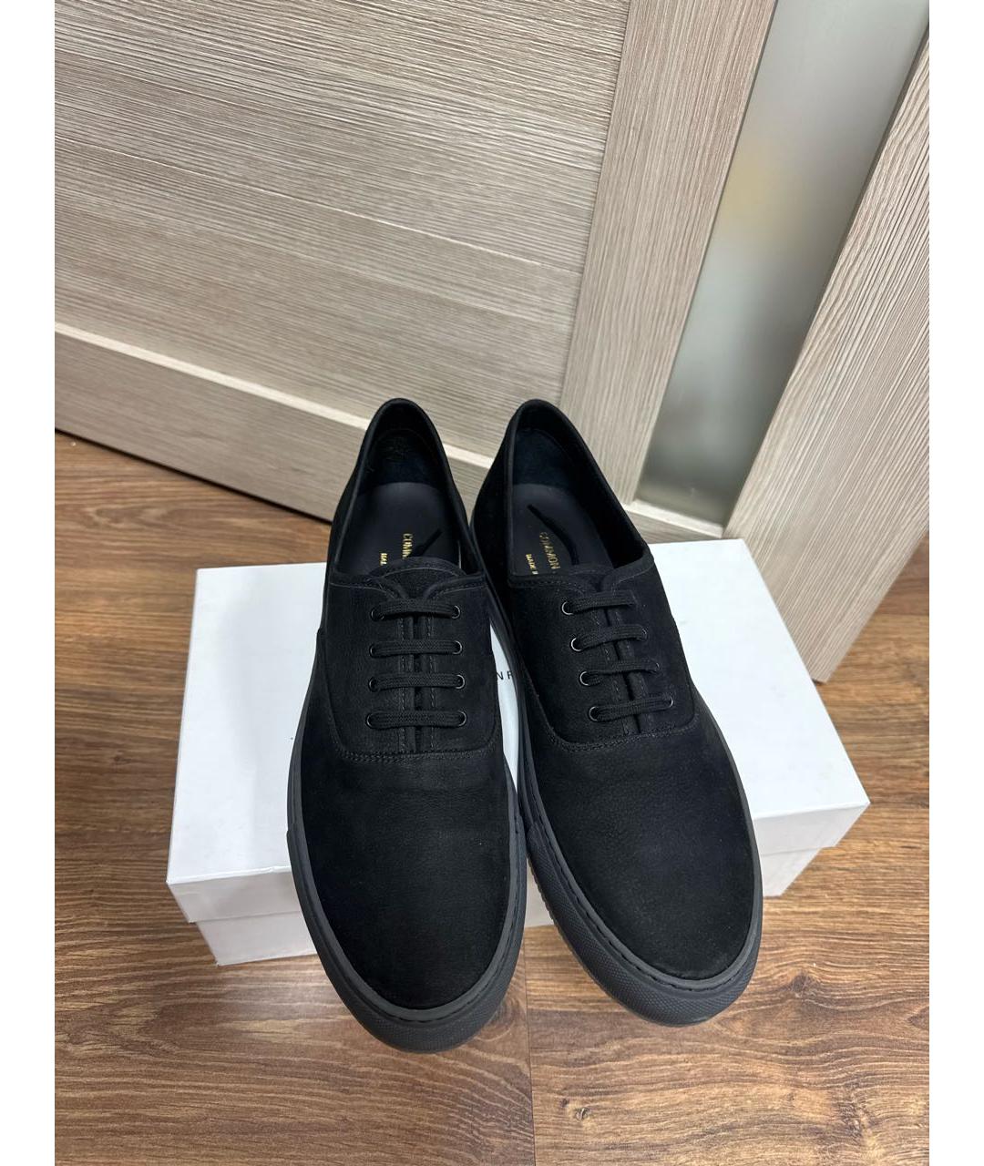 COMMON PROJECTS Черные нубуковые низкие кроссовки / кеды, фото 2