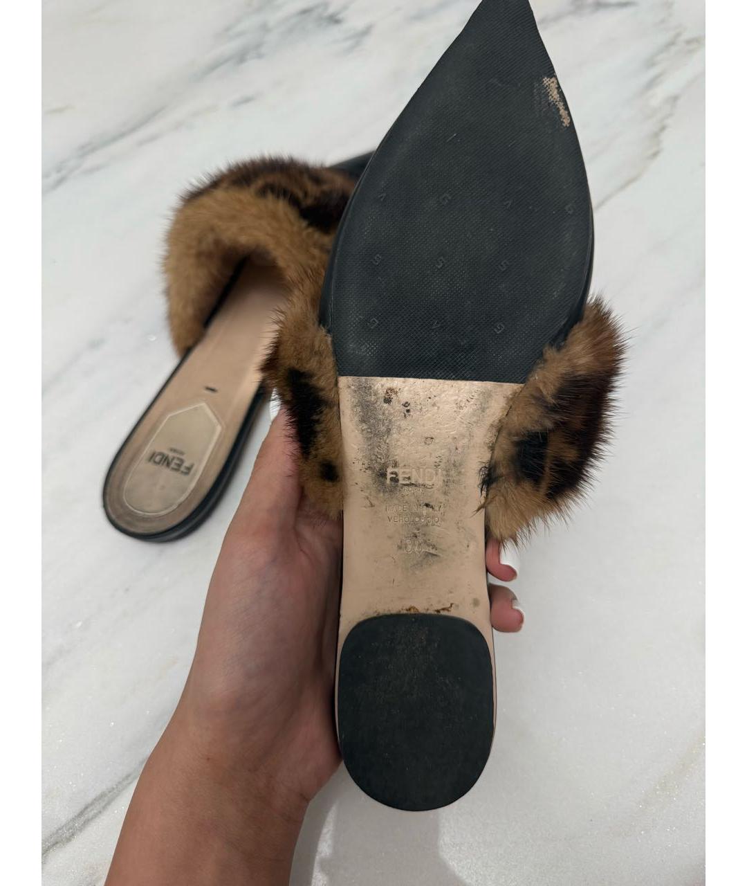 FENDI Черные кожаные сабо, фото 5