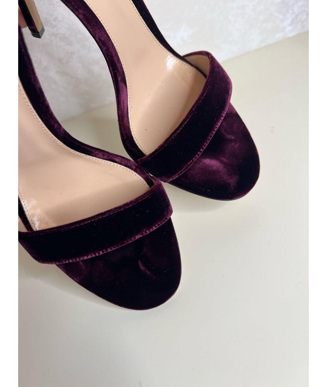 GIANVITO ROSSI Бархатные босоножки, фото 5