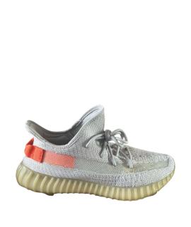 YEEZY Низкие кроссовки / кеды