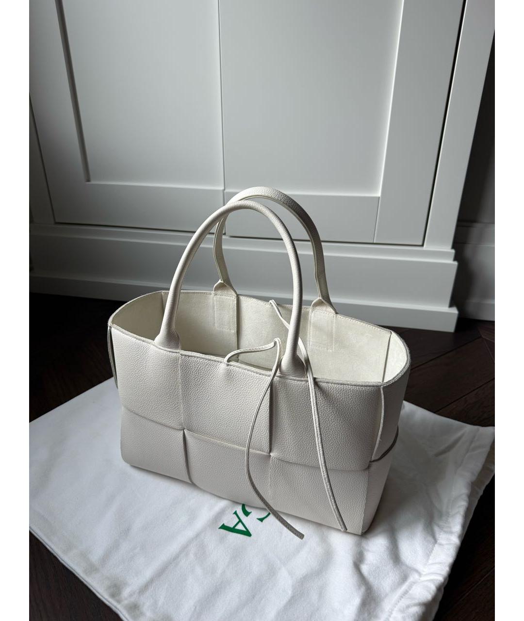 BOTTEGA VENETA Белая кожаная сумка тоут, фото 5