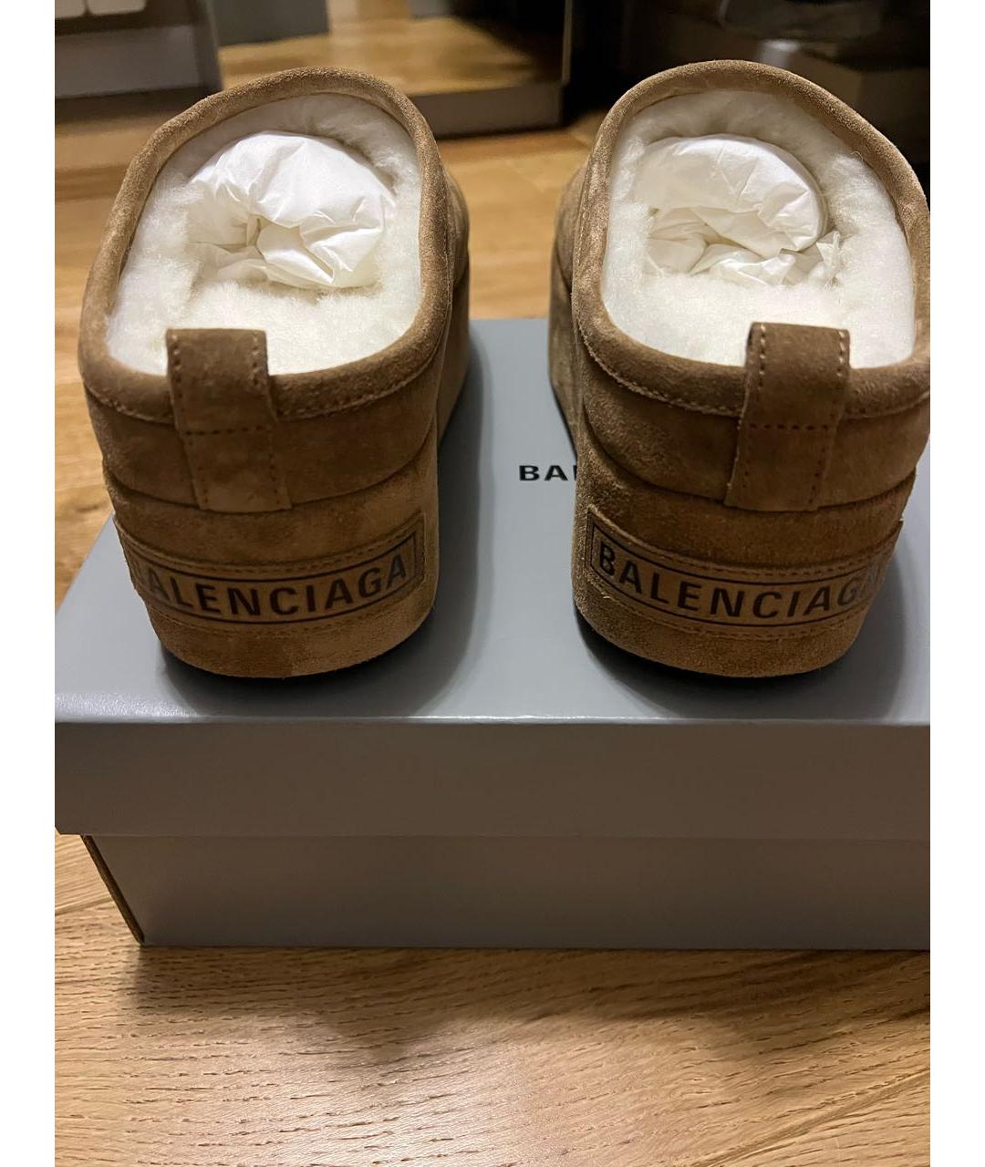 BALENCIAGA Горчичные замшевые мюли, фото 4
