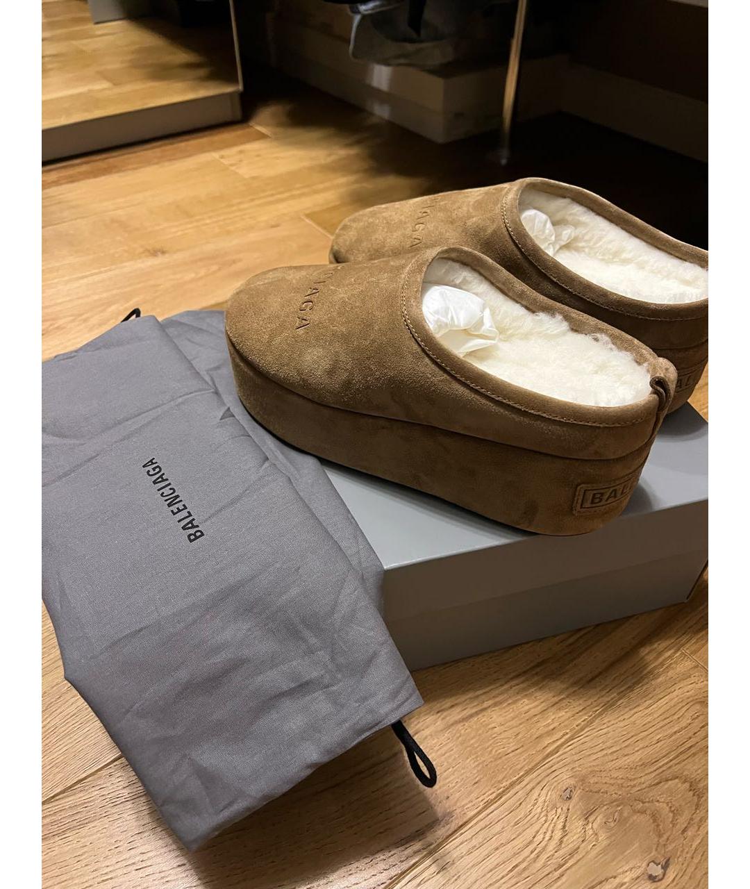 BALENCIAGA Горчичные замшевые мюли, фото 6