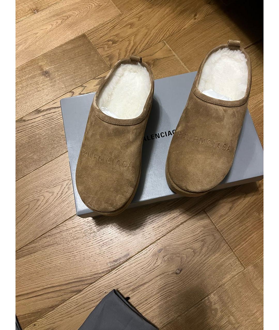 BALENCIAGA Горчичные замшевые мюли, фото 7