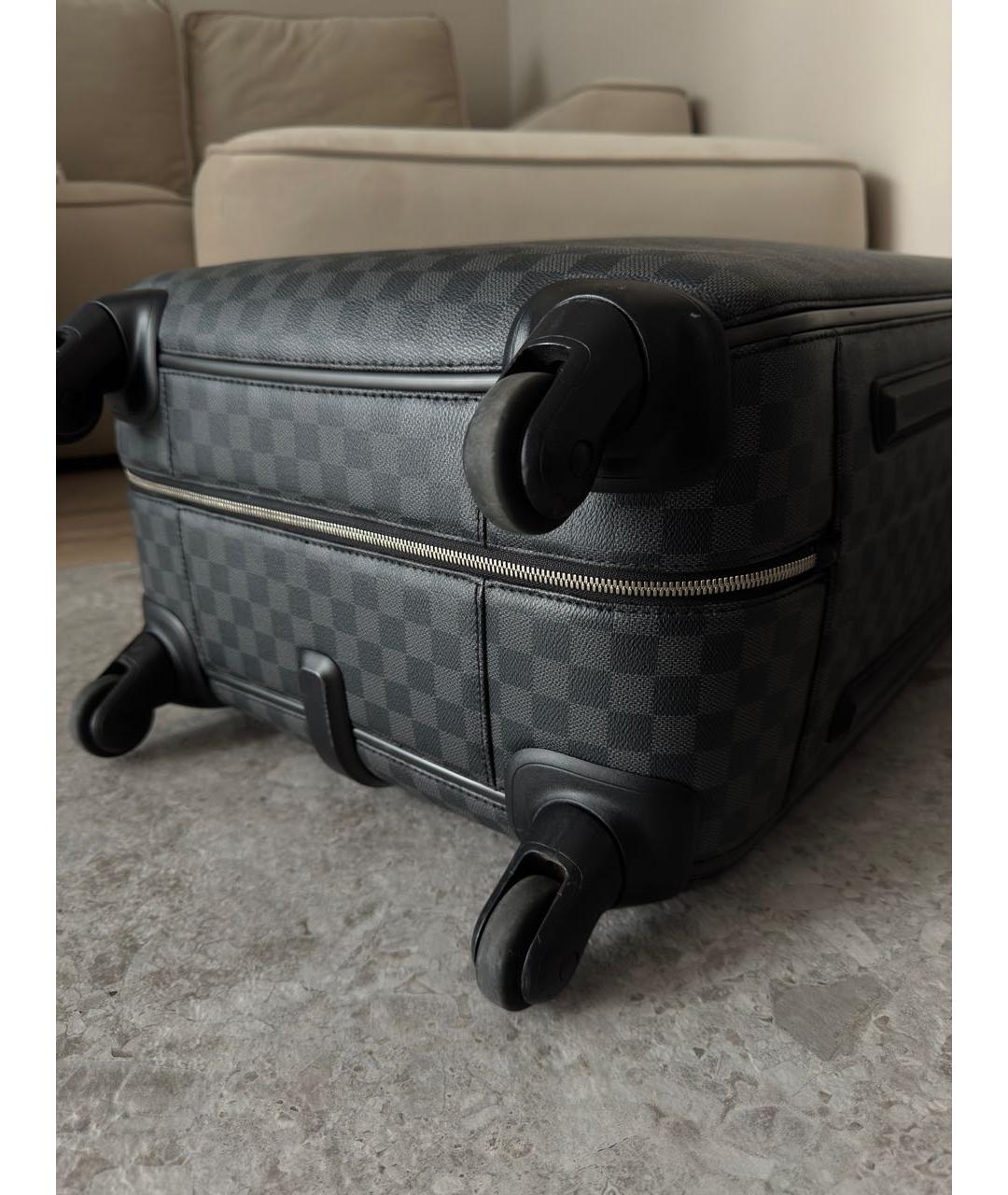 LOUIS VUITTON Черный чемодан, фото 3