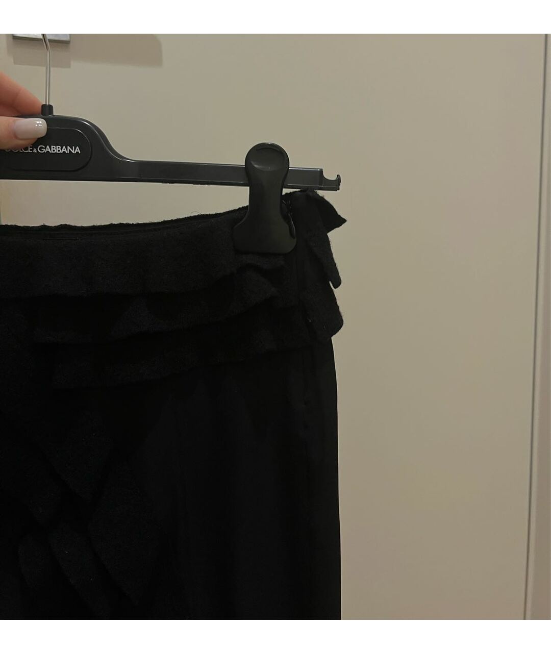 EMPORIO ARMANI Черная шелковая юбка мини, фото 3